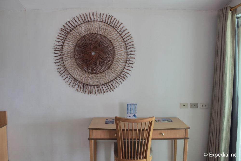 Wild Orchid Beach Resort Olongapo Eksteriør bilde